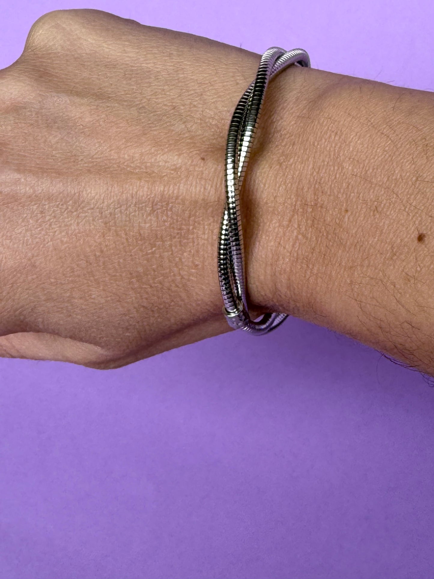 Bracciale Twist Elegante in Acciaio Inossidabile – Design Moderno e Raffinato