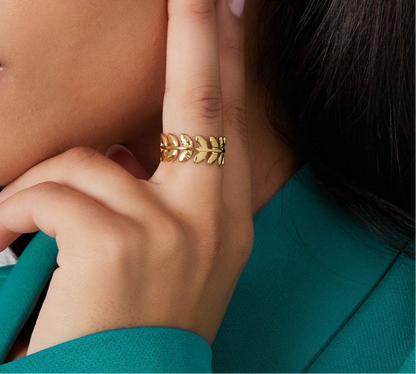 Anello Alloro con Foglie in Acciaio Simbolo di Vittoria