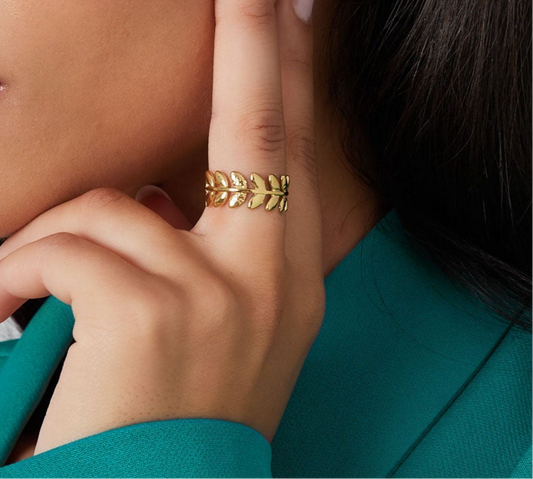 Anello Alloro con Foglie in Acciaio Simbolo di Vittoria